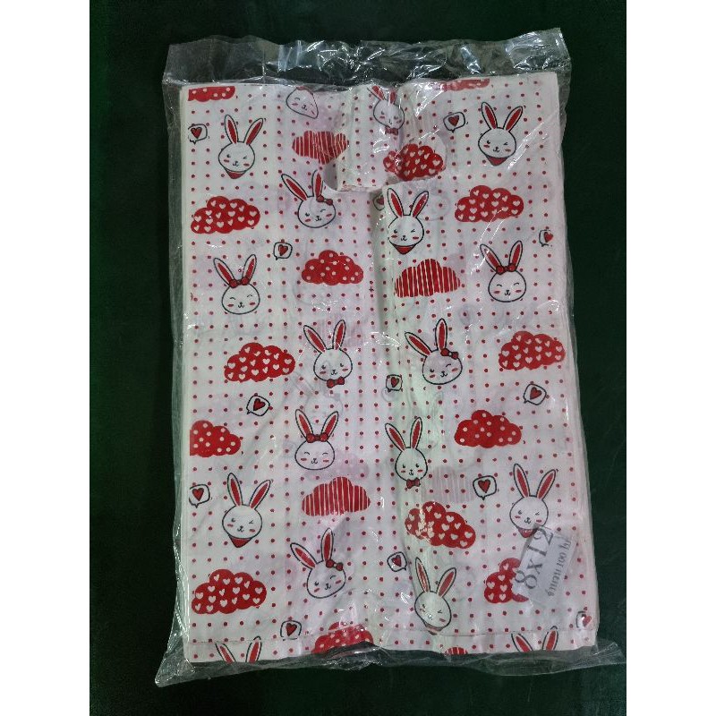 ถุงพลาสติก จำนวน 100ใบ ขยายข้าง ถุงบาง ราคาถูก สุ่มลายครับ