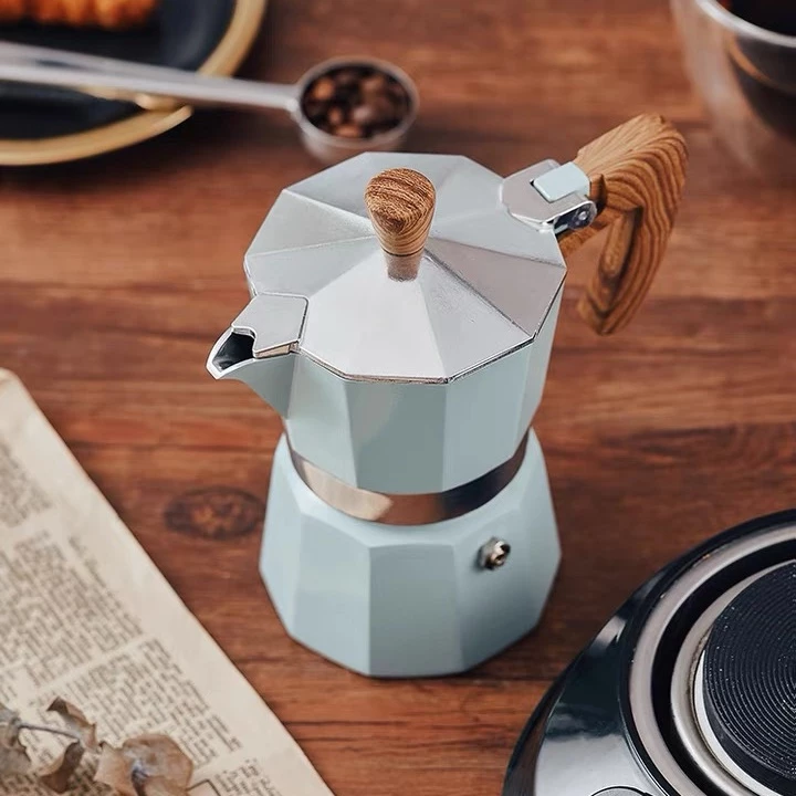 [พร้อมส่ง] Moka Pot กาต้มกาแฟสดพกพา รุ่นหนา หม้อต้มกาแฟ ทรงแปดเหลี่ยม หูจับลายไม้ มีหลายสี150/300ML thumbnail 4
