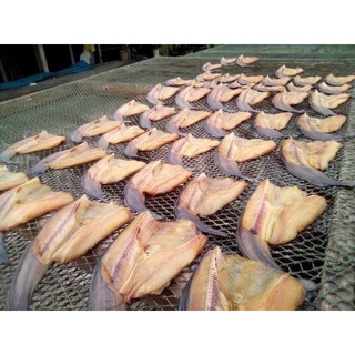 ปลาแดดเดียวอบน้ำผึ้ง(แพคละครึ่งกิโล)(6-7ตัว)ของหรอยบ้านโคกครามนครศรีธรรมราช