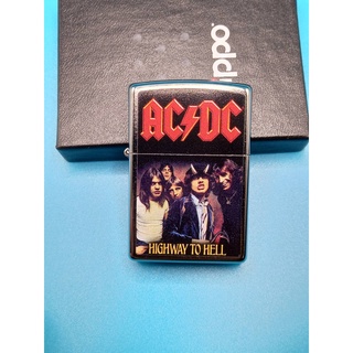 Zippo รุ่น49235 ACDC HIGHWAY TO HELL สีเงินผิวโครเมี่ยม ลายแบบสกรีน รูปวงดนตรี ACDC ของใหม่ไม่ผ่านการใช้งาน