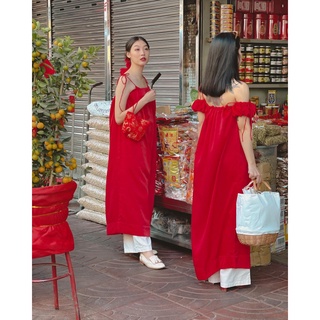 Maxxi Dress red แม็กซี่เดรส ทรงสายเดี่ยวเปิดไหล่ สีแดง