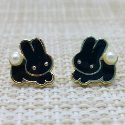 Nicha ต่างหูกระต่ายดำ