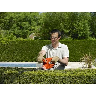 Black+Decker เครื่องตัดแต่งพุ่มไฟฟ้า 420วัตต์ รุ่น GT4245-B1
