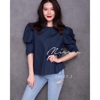 DiDa M. BLoUSE•• เสื้อทรงเบสิค แต่เก๋ที่ช่วงแขนพองตุ๊กตา ตรงคอด้านหลังมีสายให้ผูกโบว์แทนกระดุมใครใส่ก็น่ารัก