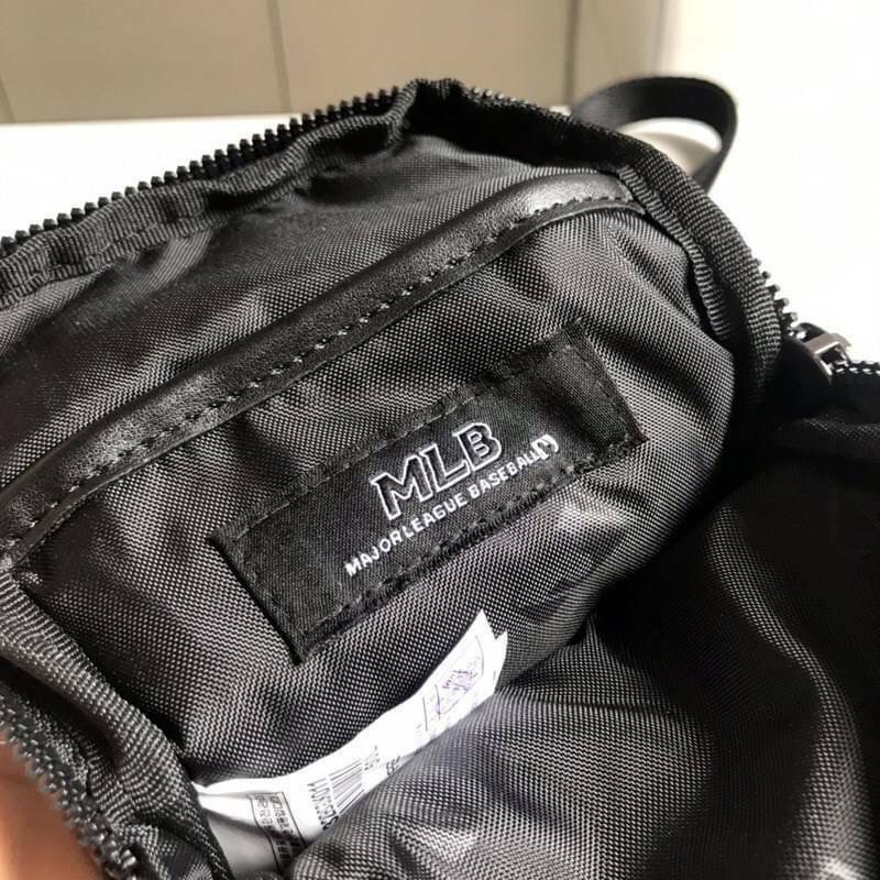 พร้อมส่ง กระเป๋า MLB  มีสายสะพายปรับได้