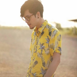 S001 TARA Shirt Span Yellow เสื้อเชิ้ต ฮาวาย ลายสัปปะรดเนื้อผ้าสปัน นุ่ม ใส่สบาย จะใส่เป็นคู่ ใส่เดี่ยวก็จ๊าบ ลายนี้ไม่มีเอ้าท์