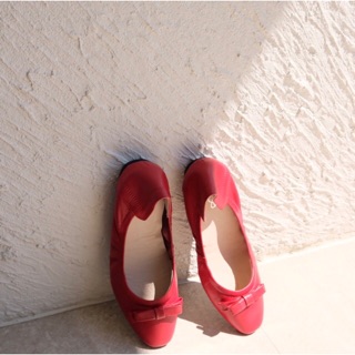 Woo Jasmine Ballerina Flat Shoe จัสมิน รองเท้าหนังแกะส้นแบน สีแดง Jester Red