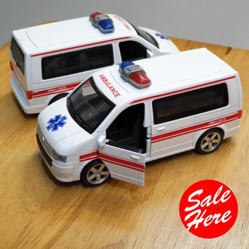 Diecast Model รักติดไซเรน รถเหล็กรถพยาบาลมีเสียงมีไฟ เด็กเล่นมีลานล้อยางเปิดประตูได้