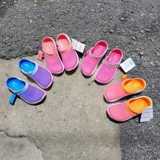 รองเท้าลำลองแฟชั่น สไตล์ Crocs LiteRide Clog (เปลี่ยนสีได้)