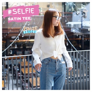 Selfie Satin Tee