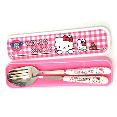 KITTY ช้อน ส้อม ชุดช้อนส้อม สแตนเลสอย่างดี น่ารัก ลาย KITTY P พร้อมกล่อง สวยงาม อย่างดี น่าใช้งาน   