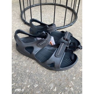 รองเท้าลำลอง Crocs อบบสวมรัดส้น