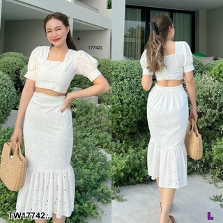 👗Pfashion [ส่งไว!!🚛] P17742 Set 2 ชิ้น เสื้อครอปลู฿กไม้ คอเหลี่ยม + กระโปรงยาวลูกไม้ ..