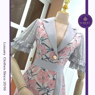 KARAT Boutique รหัสสินค้า #K022 Playsuit คอปก เนื้อผ้าทอลายดอกไม้เนื้อแน่น