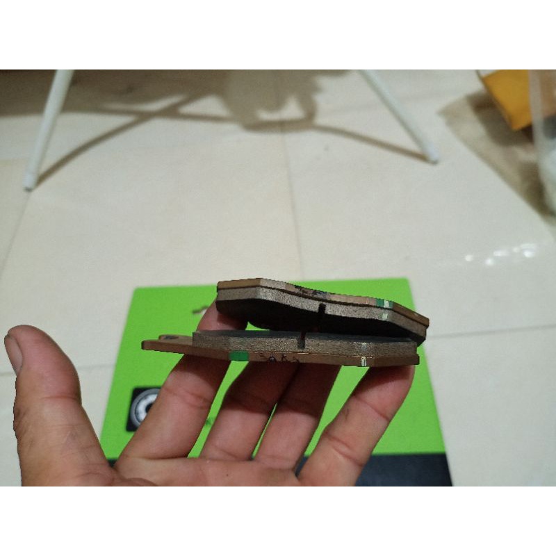 ชุดผ้าเบรกหน้าKLX250,DTK250ของแท้