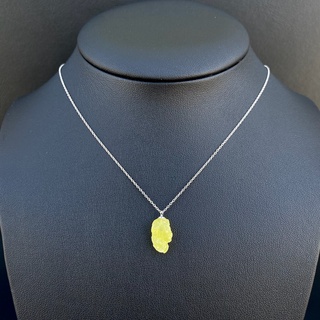 สร้อยคอเงินแท้พร้อมจี้ "เลมอน บรูไซต์" Lemon Brucite with 925 Silver Necklace