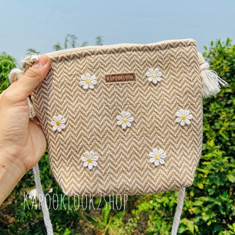 กระเป๋าผ้าทอ งานฝ้ายผสมใยกัญชง กระเป๋าสะพายข้าง มินิมอล แต่งเดซี่🌿 kapooklook
