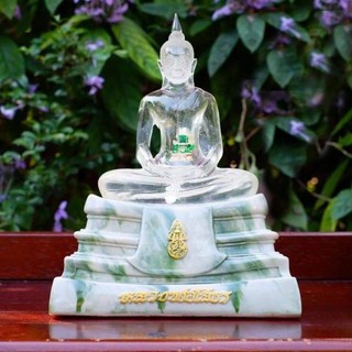 หลวงพ่อโสธรพรีเมี่ยมเกรดA+ ด้านในบรรจุมวลสารมงคล หน้าตัก5นิ้…