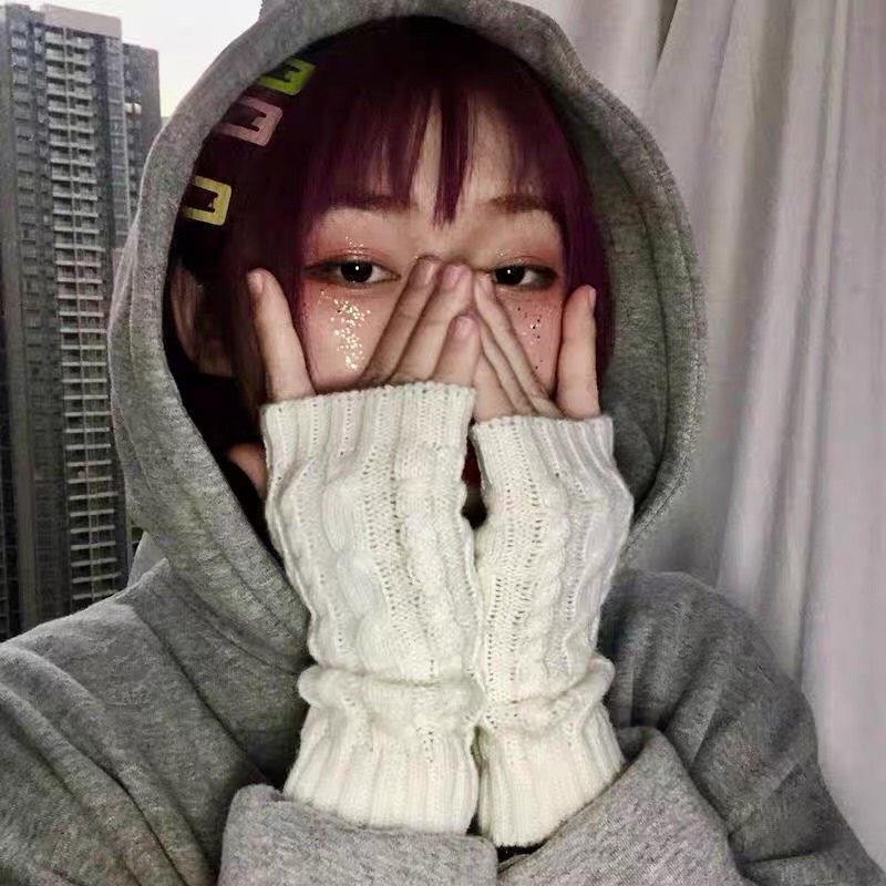 A5 🖤พร้อมส่ง มีหลายสี ❗️ถุงมือไหมพรมเปิดนิ้วสีขาวครีม/สีดำ ใส่กันหนาวก็ได้ใส่แฟชั่นก็สวยค่ะ