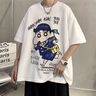 【hot sale】010Tide ยี่ห้อ crayon Xiaoxin graffiti พิมพ์เสื้อยืดแขนสั้นผู้ชายฤดูร้อน ins หลวมครึ่งแขนผ้าฝ้ายรอบคอเสื้อยืด