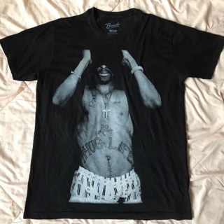 เสื้อ 2pac มือ2 อก44 ยาว29 ลายเต็มสวยมาก ผ้า cotton100 มือสองนะคะ