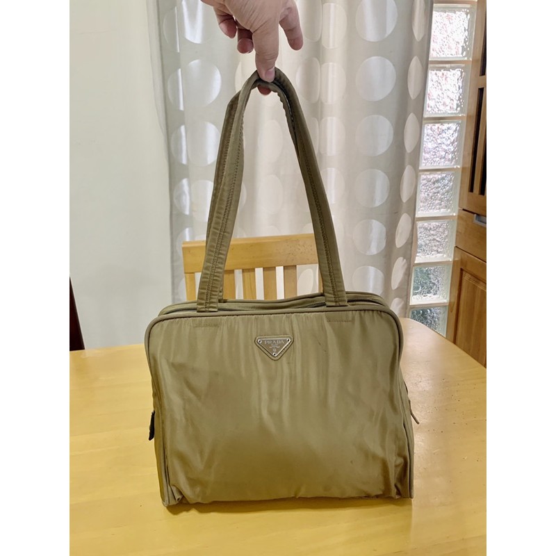 กระเป๋า Prada แท้ มือสอง