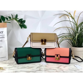 Charles &amp; Keith Stone-Embellished Clutch ถอดสายถือเป็นคลัชได้