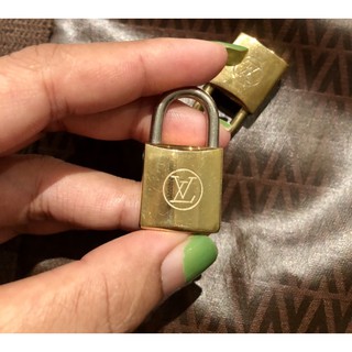 แม่กุญแจ LV ของแท้ พร้อมส่ง