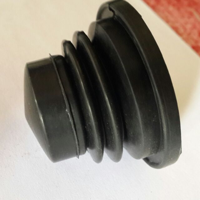 ลูกยางปิดน้ำทิ้ง Toshiba (ทรงเจดีย์) ( หัวนูน ) 3.3cm. บน 5.5cm