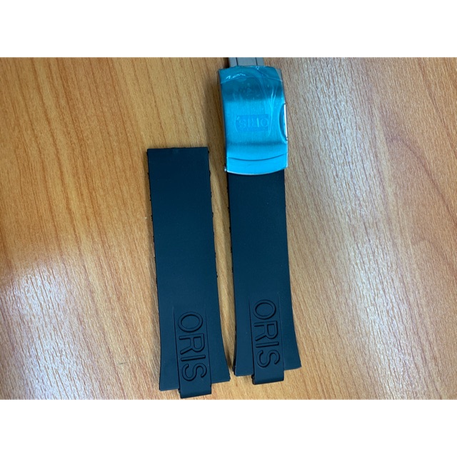 สายสำหรับนาฬิกา ORISเป็นสายยางพร้อมบัคเคิล คุณภาพดี ทดแทนของเดิม