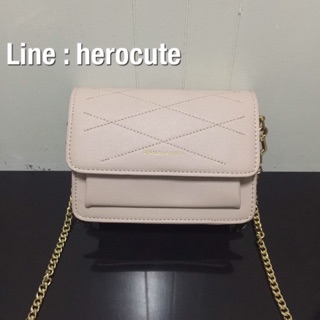 CHARLES &amp; KEITH FRONT FLAP CSOSSBODY ส่งฟรีEMS