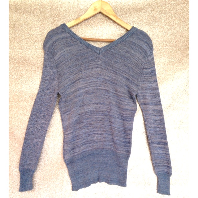 เสื้อ sweater ไหมพรมคอวี