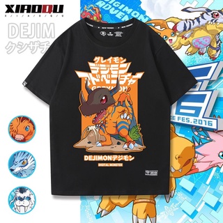 Tee ☊✐❉Digimon เสื้อยืด Yagumon ร่วมแขนสั้น Digimon ครบรอบ 20 ปี Gabumon Tyrannosaurus เสื้อผ้ารอบ