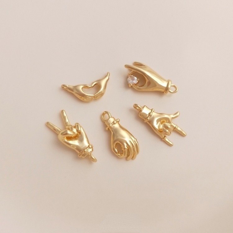 DIY DIY การเก็บรักษาสี 14K ทองแดง Clad Gold OK Love You ดีกว่าหัวใจ Gesture จี้ทําด้วยมือ DIY สร้อยข