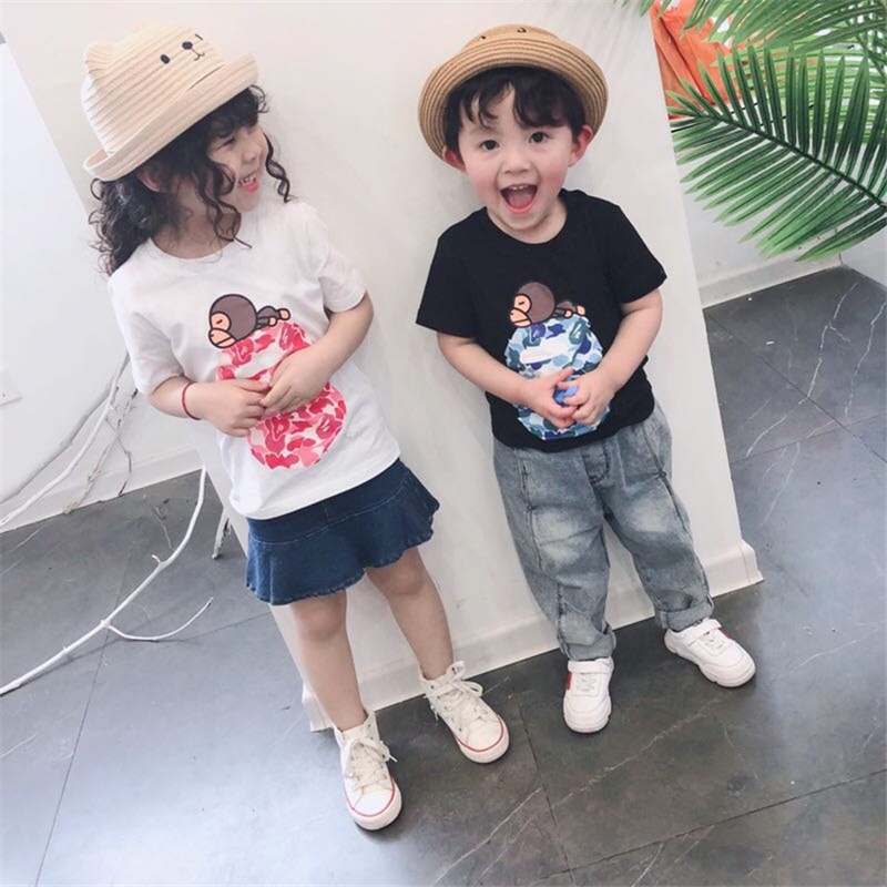 เบ๊บ เสื้อผ้าเด็กผู้ชายและผู้หญิงฤดูร้อนใหม่แบรนด์น้ําญี่ปุ่น เอเป้ หัวแขนสั้นเสื้อยืดฮิปฮอปสไตล์ต่างประเทศทารกด้านบน