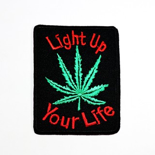 [ ตัวรีดติดเสื้อ ลาย ใบกัญชา รูปกัญชา เร็กเก ฮิปปี้ แนว เพื่อชีวิต ] Light up Ganja Patch งานปัก DIY ตัวรีด เสื้อ อาร์ม