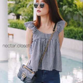 เสื้อกล้ามระบายแขนสวยงาม