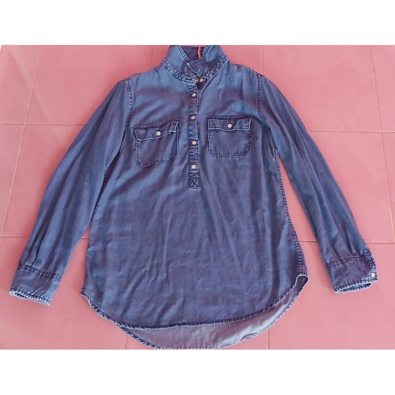 เสื้อยีนส์ แบรนด์ a new day มือสอง สภาพ 99%