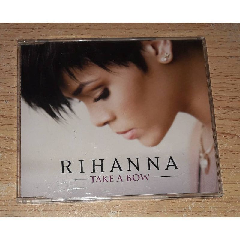 Rihanna ซีดี CD Single Take A Bow