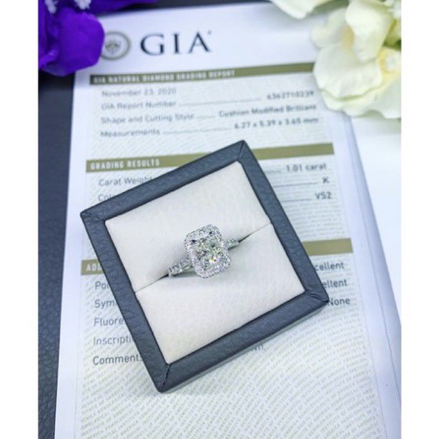 แหวนเพชรคุชชั่นไซส์กะรัตน้ำ93 K COLOR VS2 CER GIA เพชรกลาง 1.01 กะรัตบ่าล้อมเพชรน้ำ99VVS วิบวับที่สุ