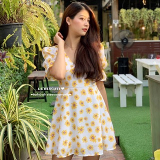 My 🌼💛 New in 💛🌼 💛 Yellow daisy dress มินิเดรสคอวีจั๊มระบายแขนน่ารักๆ