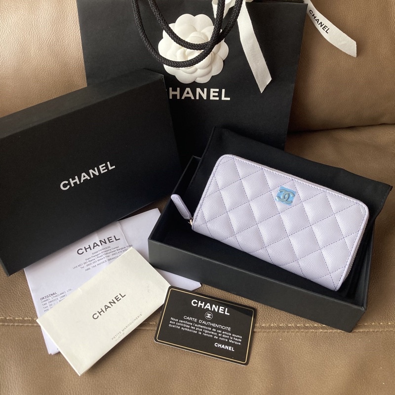 New! Chanel Classic Caviar Zippy Medium Wallet SHW Holo31