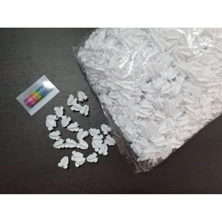 ดอกรักพลาสติก ตราระฆัง 100กรัม (ประมาณ 250ชิ้น)