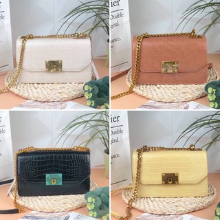 กระเป๋าสะพาย/ถือลายจระเข้รุ่น CHK CROC-EFFECT CHAIN STRAP CROSSBODY BAG