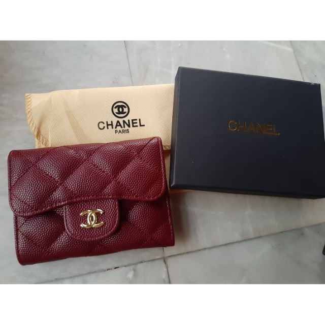กระเป๋าสตางค์ใบสั้น Chanel สีแดงไวน์ พร้อมกล่อง+ถุงผ้า+การ์ดมือ1 ถูกสุดในชอปปี้ สวยมากค่ะ