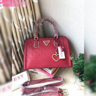 Guess Lyra Bag With Embossed Logo ของแท้ ราคาถูก