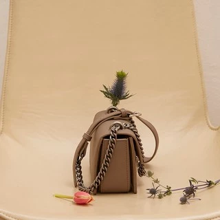 Labella - Luna Smoke Grey กระเป๋าสะพายสายโซ่ สีเทาเข้ม