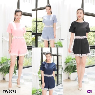 TwinsShopVip💗พร้อมส่ง TW5078 จั้มสูทขาสั้น แต่งผ้าลูกไม้สีขาว