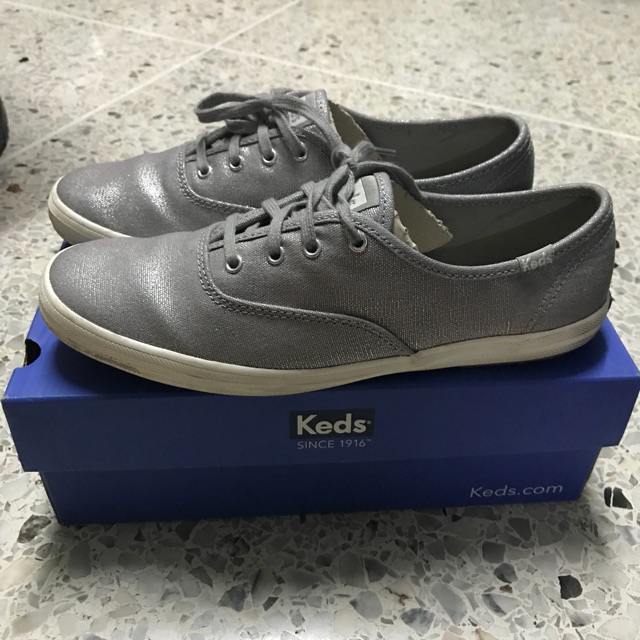 รองเท้าผ้าใบ kedแท้100%