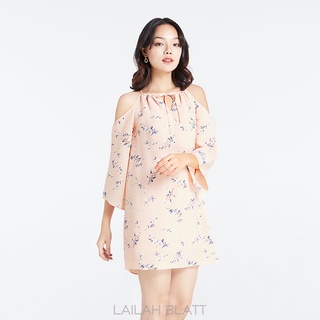 Lailah Blatt Amy Cold Shoulder Dress ชุดเดรส ทรงเว้าไหล่ ลายดอกไม้ สีพีช